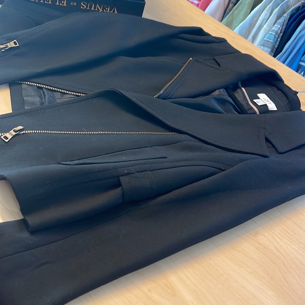 Beautiful jacket - Picture 4 of 4